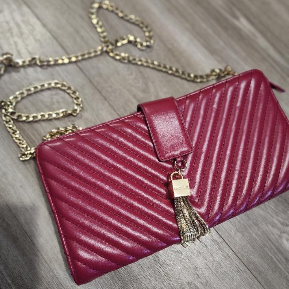 Bebe purse with gold chain
